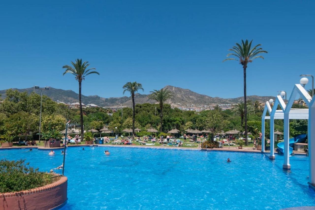 Seafront Benalbeach Apartamento *