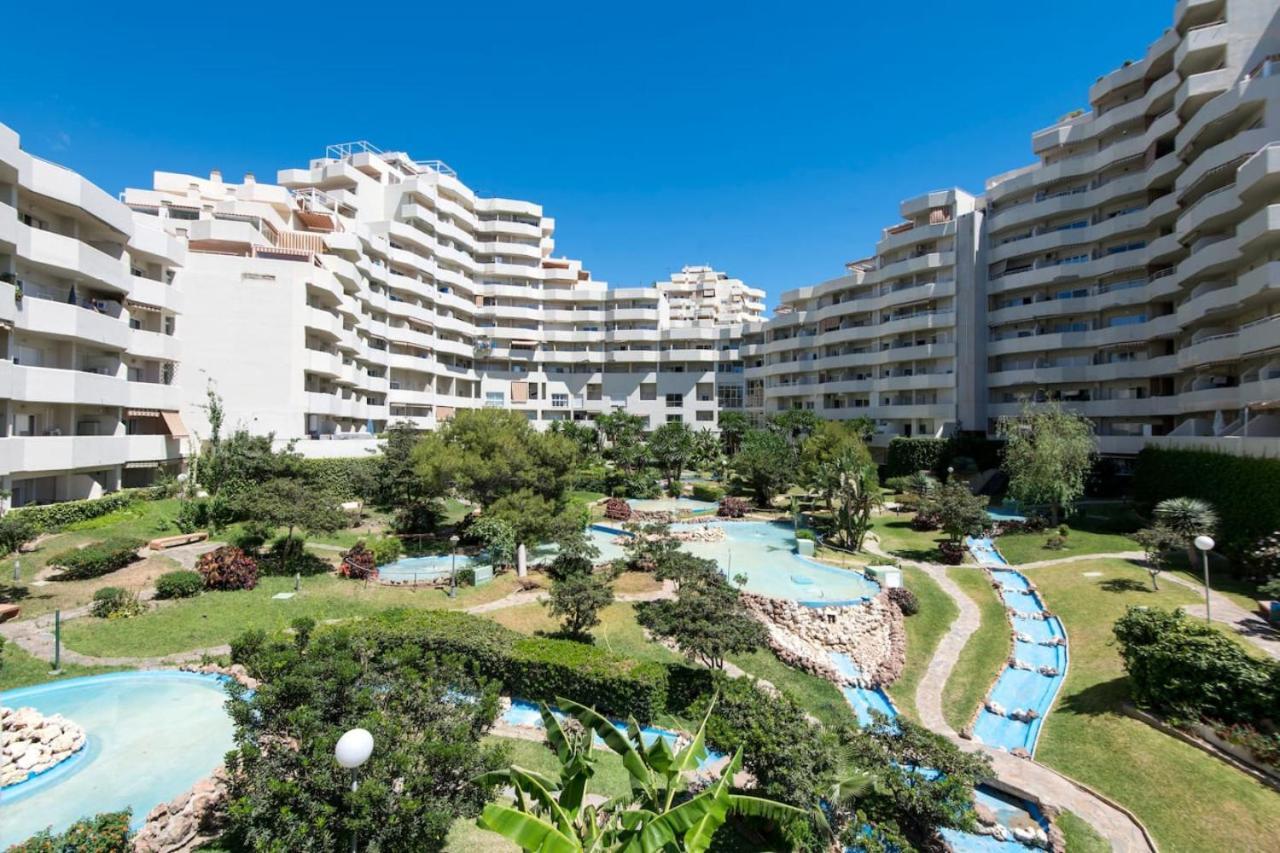 Seafront Benalbeach Apartamento