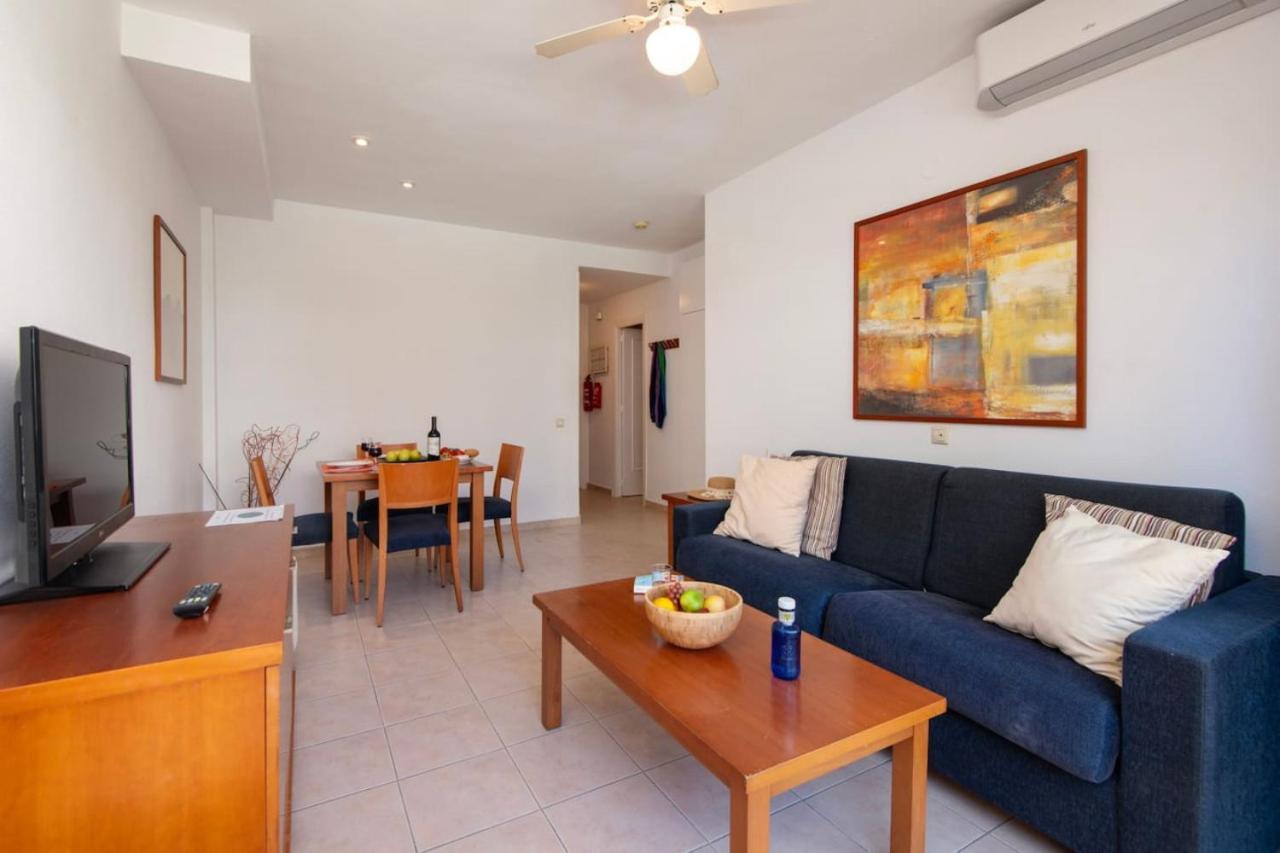 Apartment Seafront Benalbeach