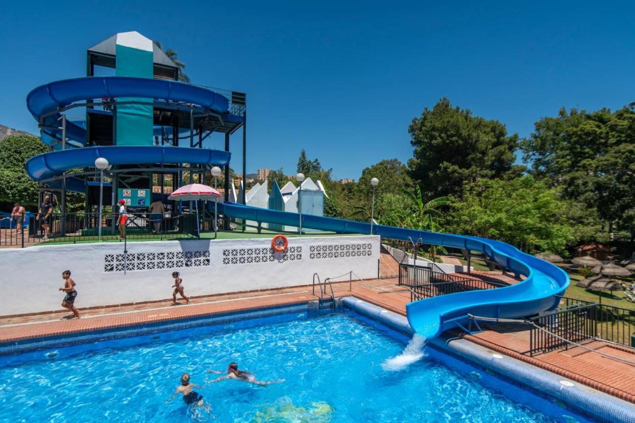 Seafront Benalbeach Apartamento *